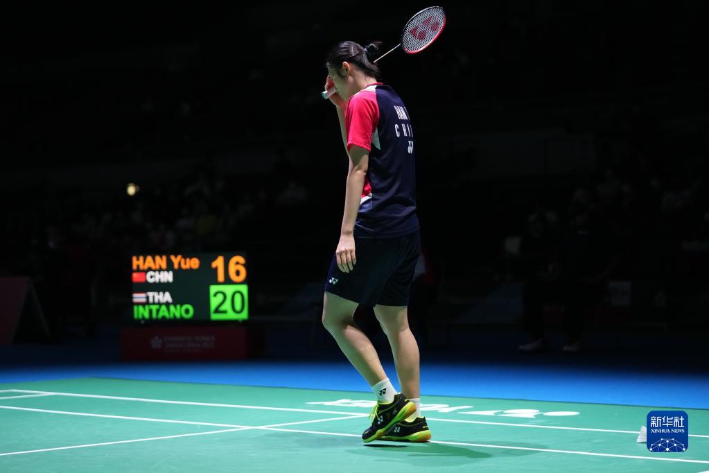 后防线显得 后防线显得